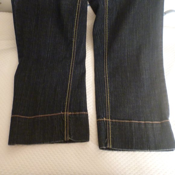 Tommy Hilfiger Denim Capris, Like New, Size 6‎ - Picture 14 of 14